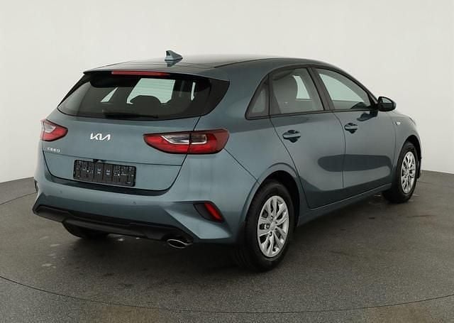 Yucca steel gray metallic yucca steel gray metallic Neu 2025 Kia Ceed Limousine | 23.595 € (Guter Preis) - Bild 1/4