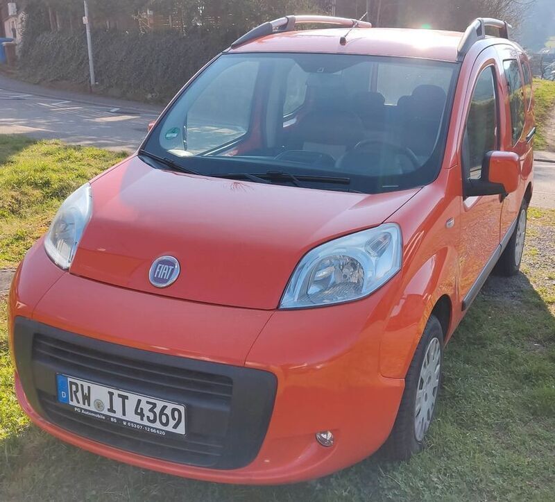 Orange Gebraucht 2011 Fiat Qubo Active Van / Kleinbus | 4.699 € (Guter Preis) - Bild 1/4