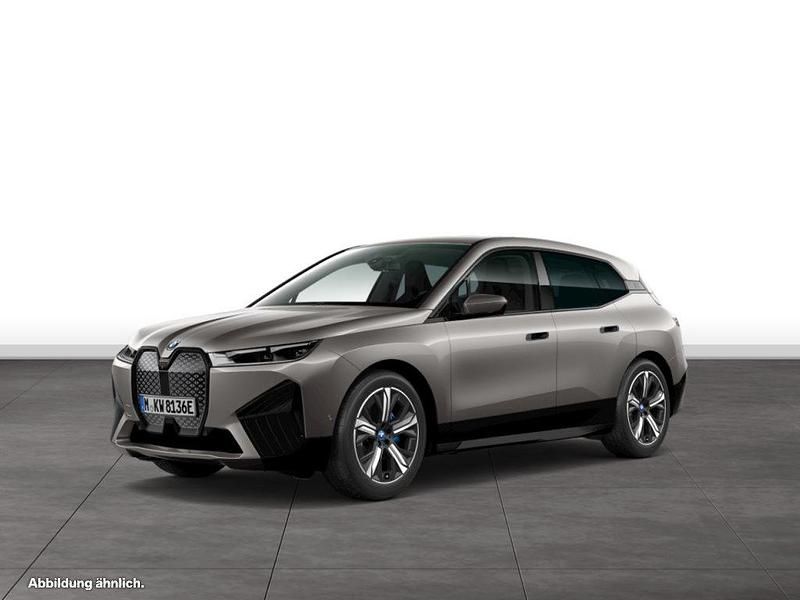 Grau Gebraucht 2024 BMW iX SUV | 57.305 € (Fairer Preis) - Bild 1/4