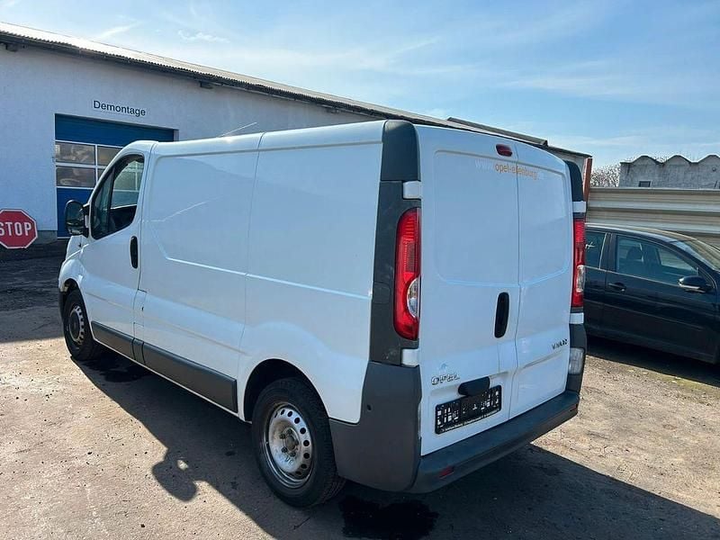 Gebraucht Opel Vivaro 90 PS (66 kW) 2009 Weiß Van / Kleinbus