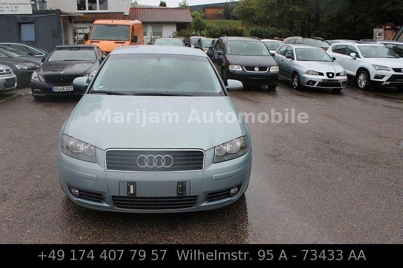 Blau Gebraucht 2004 Audi A3 Ambiente Coupé | 1.599 € (Guter Preis) - Bild 1/4