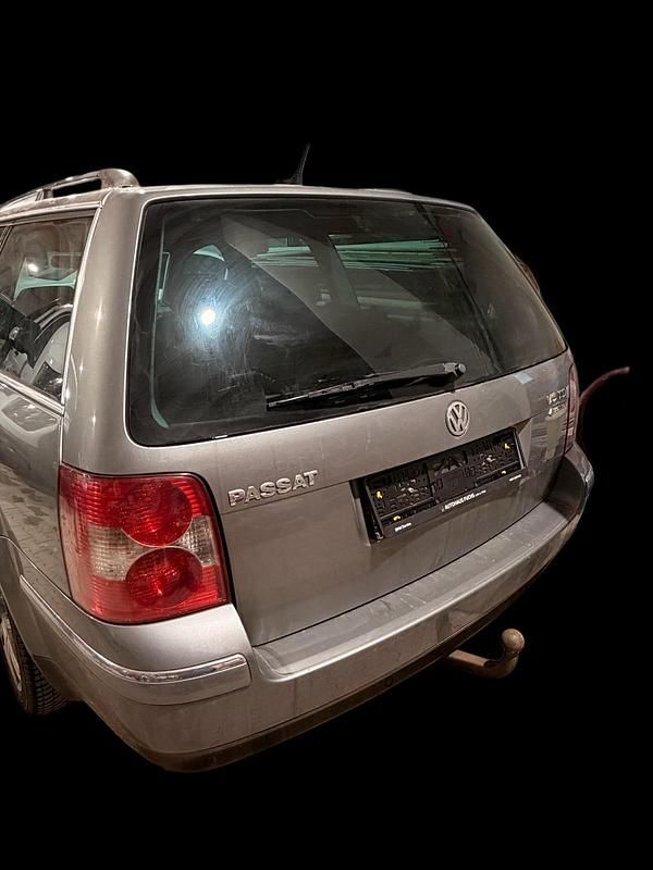 Gebraucht VW Passat Highline 2003 Grau Kombi