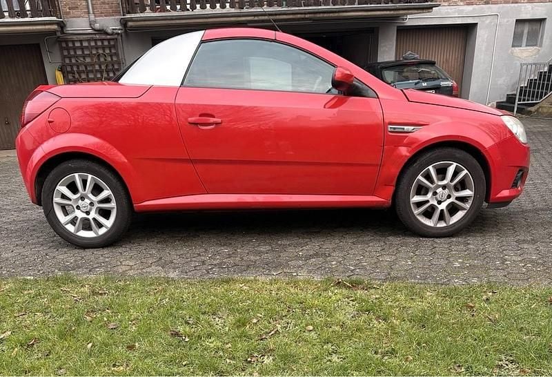 Gebraucht Opel Tigra 90 PS (66 kW) 2007 Rot Cabrio
