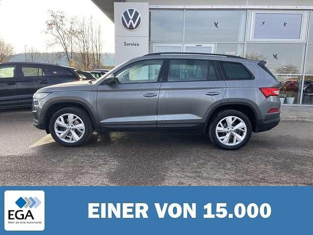 Grau metallic Gebraucht 2022 Skoda Kodiaq Tour SUV | 38.290 € (Fairer Preis) - Bild 1/4