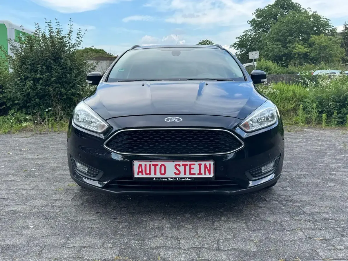 Gebraucht Ford Focus Business Edition 120 PS (88 kW) 2015 Schwarz Kombi