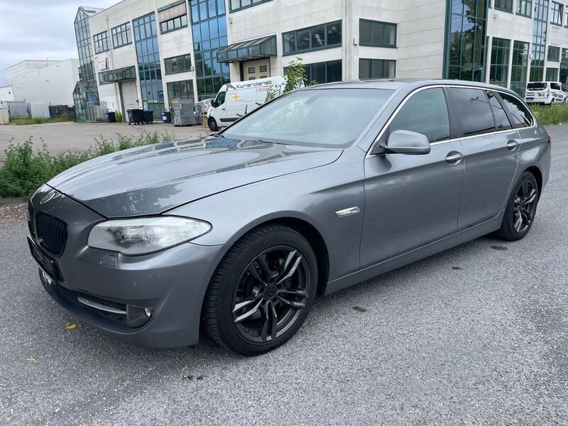 Grau Gebraucht 2010 BMW 525 Sport Line Kombi | 9.900 € (Etwas zu teuer) - Bild 1/4