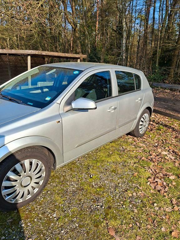 Gebraucht Opel Astra Catch Me 120 PS (88 kW) 2007 Silber Limousine
