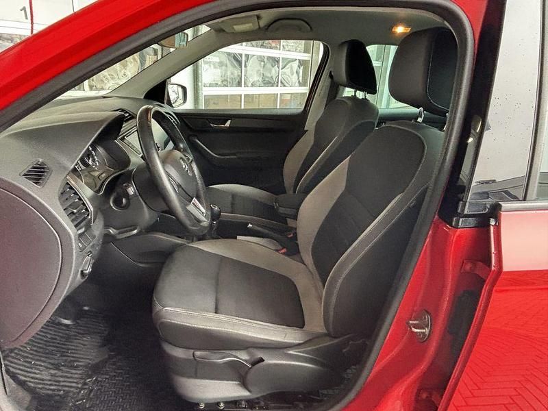 Gebraucht Skoda Fabia Joy 75 PS (55 kW) 2016 Rot Limousine