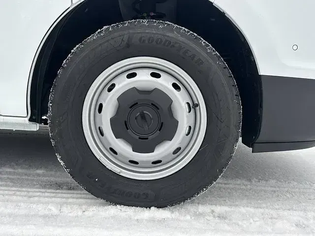 Neu Nissan Primastar N-Connecta 131 PS (96 kW) 2026 Van / Kleinbus