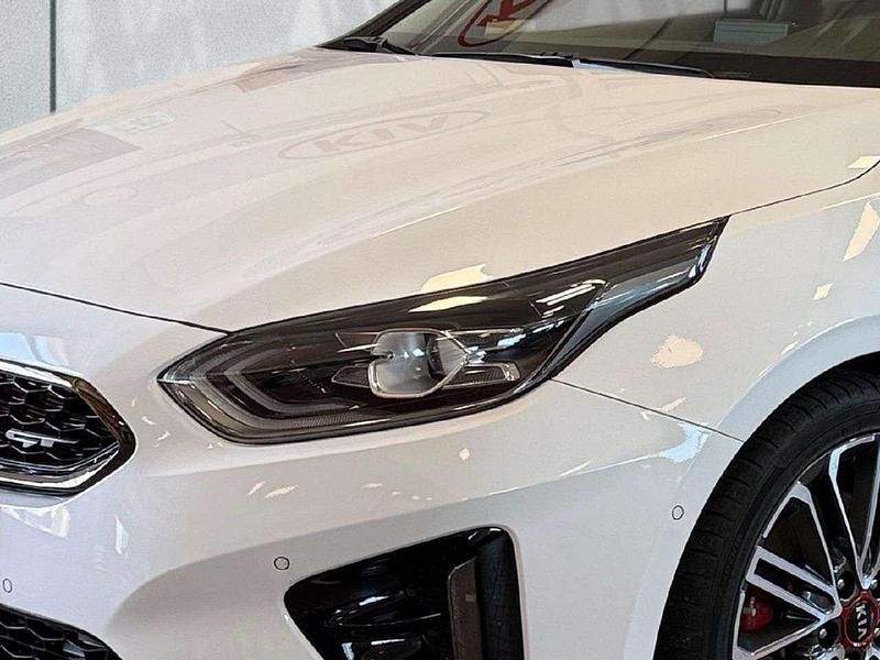 Gebraucht Kia ProCeed GT 204 PS (150 kW) 2019 Deluxeweiß met. Kombi