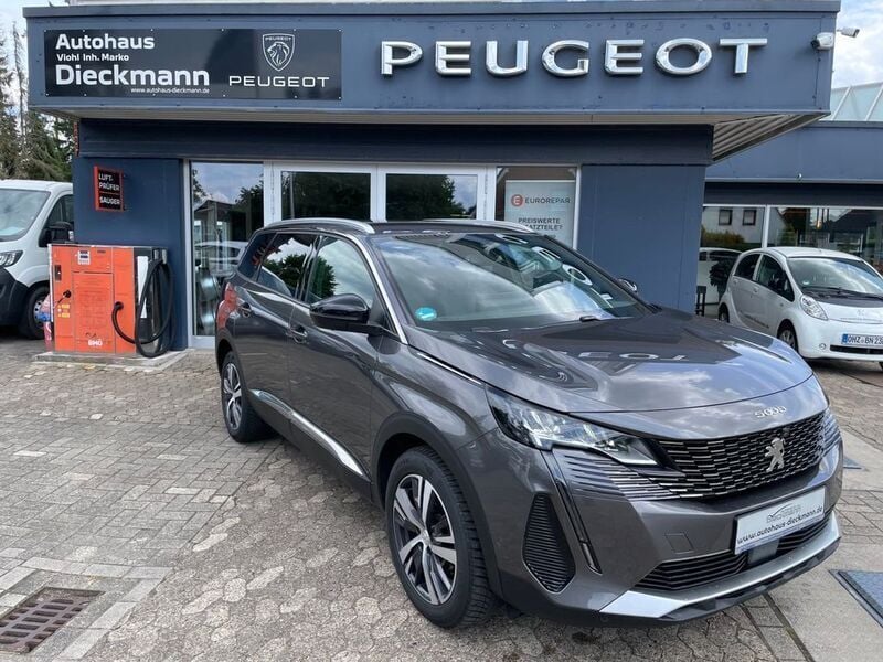 Grau Gebraucht 2023 Peugeot 5008 Allure Van / Kleinbus | 25.490 € (Superpreis) - Bild 1/4