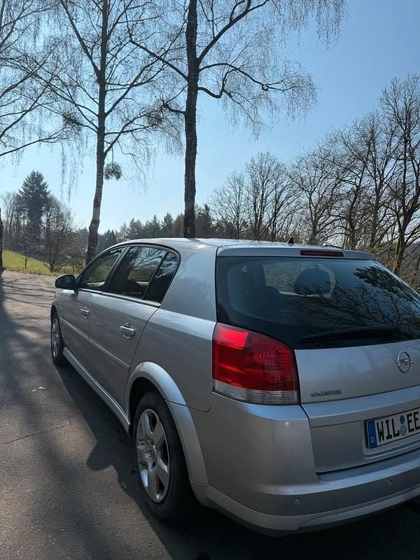 Gebraucht Opel Signum 155 PS (114 kW) 2008 Silber Kleinwagen