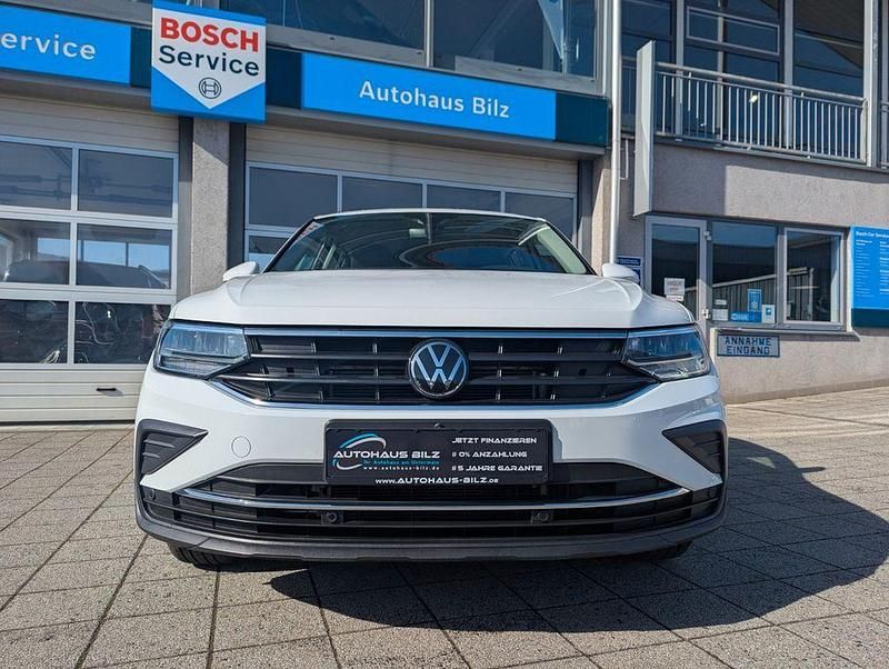Gebraucht VW Tiguan Life 150 PS (110 kW) 2023 Pure white SUV