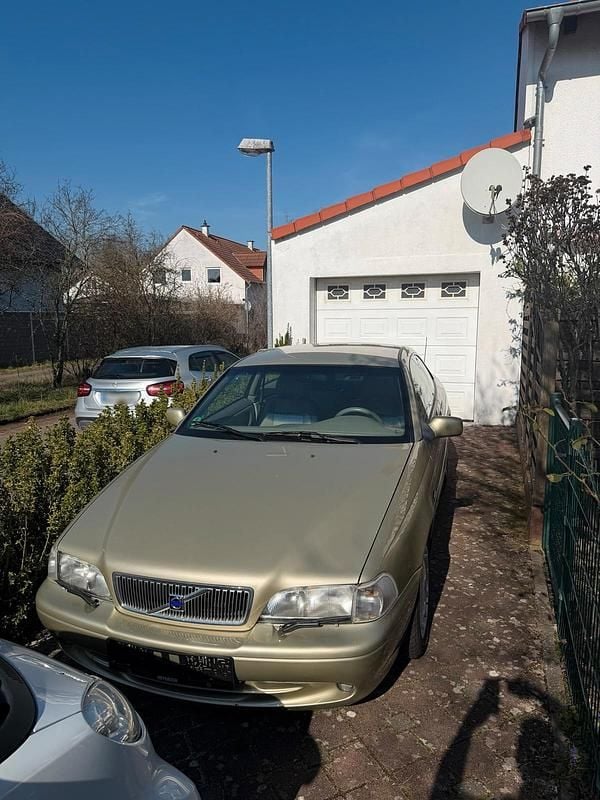 Gebraucht Volvo C70 163 PS (119 kW) 2000 Gelb Coupé