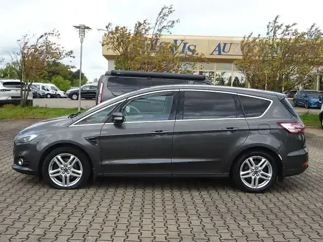 Gebraucht Ford S-MAX Titanium 240 PS (176 kW) 2017 Grau Van / Kleinbus
