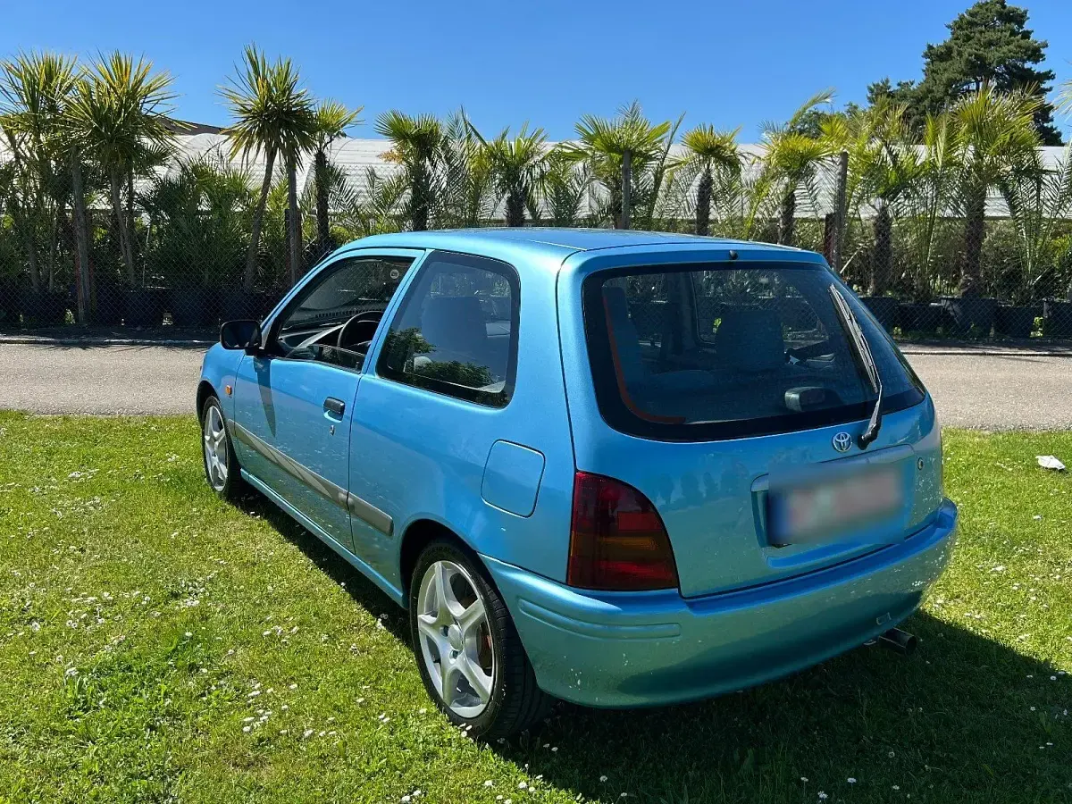 Gebraucht Toyota Starlet 75 PS (55 kW) 1996 Blau Kleinwagen
