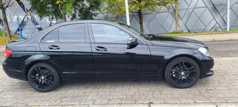 Gebraucht Mercedes C220 Elegance 170 PS (125 kW) 2013 Schwarz Limousine