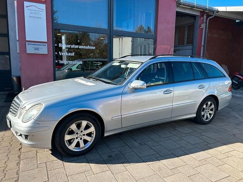 Gebraucht Mercedes E220 170 PS (125 kW) 2006 Silber Limousine