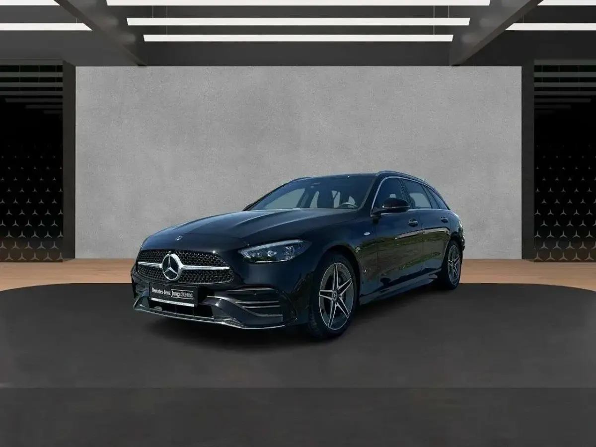 Gebraucht Mercedes C300e AMG 197 PS (144 kW) 2025 Metalliclack obsidianschwarz Kombi