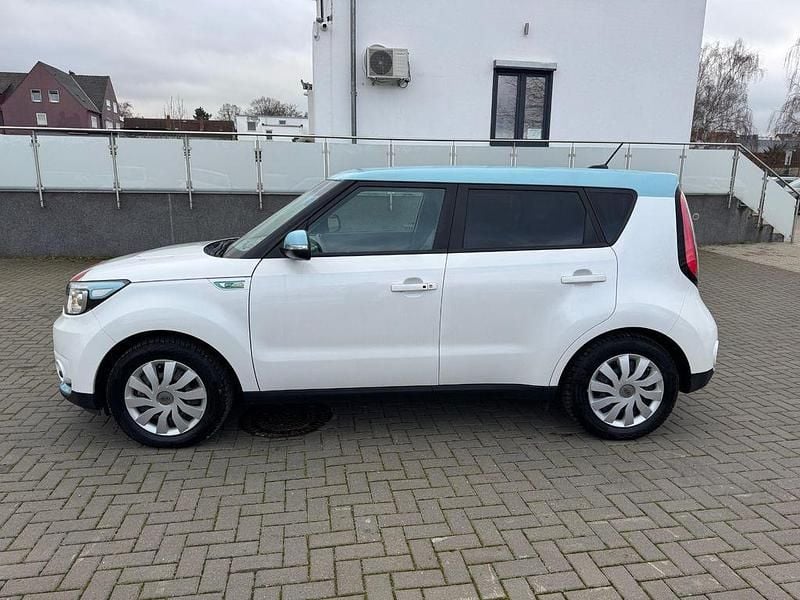 Weiß Gebraucht 2017 Kia Soul Play SUV | 10.900 € (Fairer Preis) - Bild 1/4