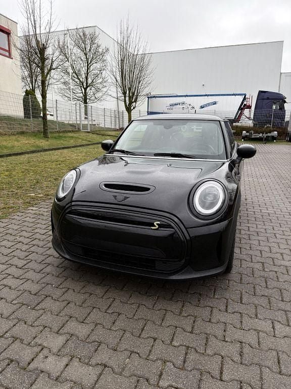 Gebraucht Mini Cooper SE Classic 135 kW (184 PS) 2022 Schwarz Kleinwagen