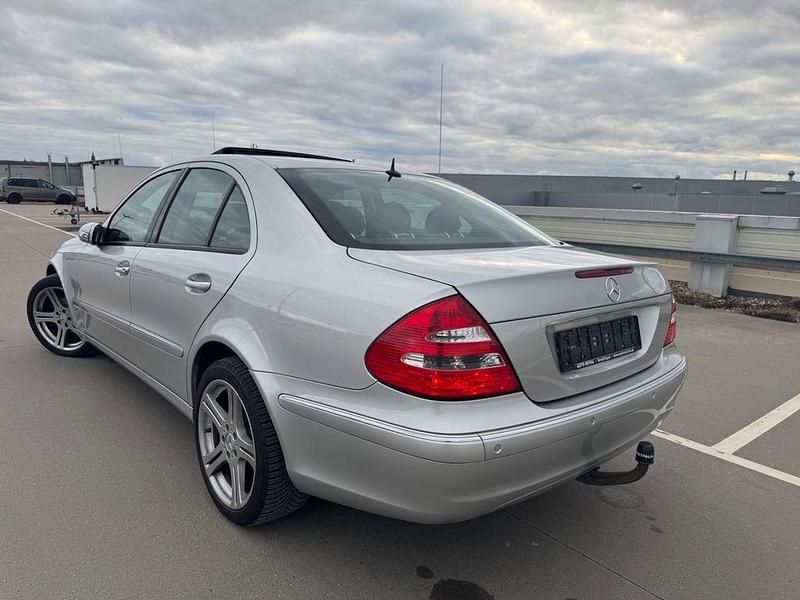 Gebraucht Mercedes E320 Elegance 224 PS (164 kW) 2005 Silber Limousine