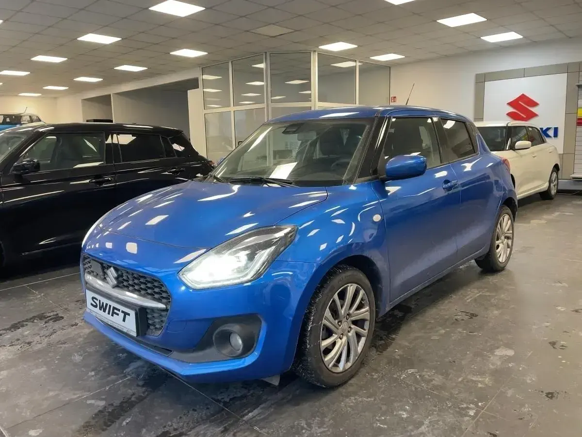 Second-hand Suzuki Swift 83 CP (61 kW) 2023 Albastru Hatchback