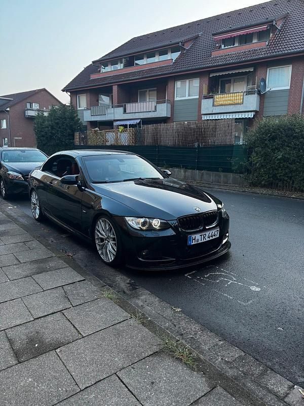 Schwarz Gebraucht 2008 BMW 330 Cabriolet M Sport Cabrio | 10.150 € (Guter Preis) - Bild 1/4