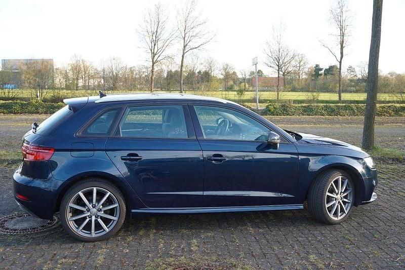 Gebraucht Audi A3 Ambiente 204 PS (150 kW) 2020 Blau Limousine