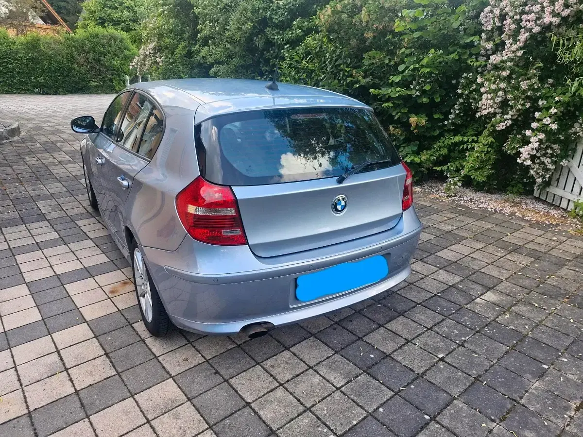 Gebraucht BMW 116 122 PS (89 kW) 2011 Andere farben Kleinwagen