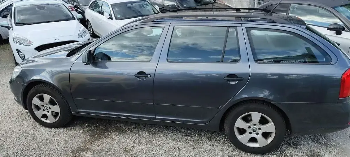 Gebraucht Skoda Octavia 102 PS (75 kW) 2012 Grau Kombi