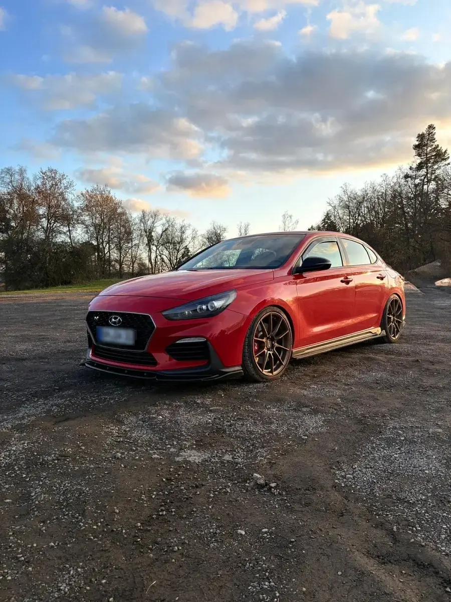 Gebraucht Hyundai i30 275 PS (202 kW) 2019 Rot Limousine