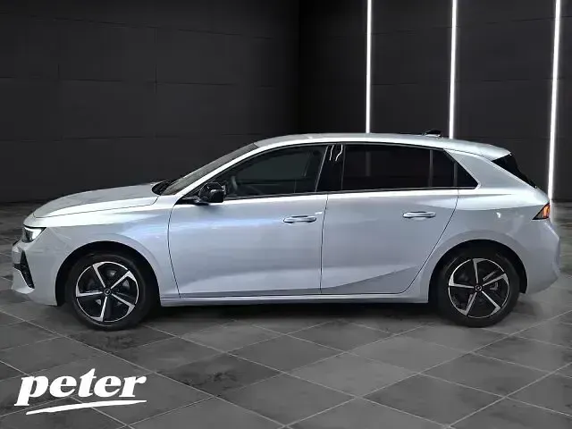 Gebraucht Opel Astra 131 PS (96 kW) 2025 Silber Kleinwagen
