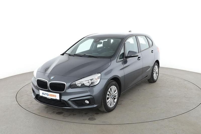 Grau Gebraucht 2015 BMW 214 Active Tourer Basis Van / Kleinbus | 12.090 € - Bild 1/3