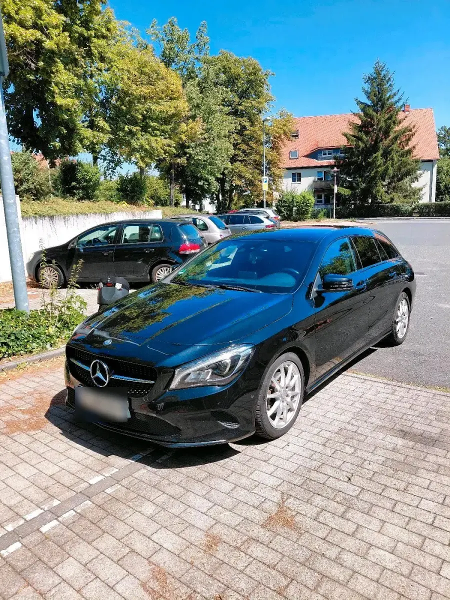 Gebraucht Mercedes CLA220 Shooting Brake 177 PS (130 kW) 2016 Schwarz Kombi