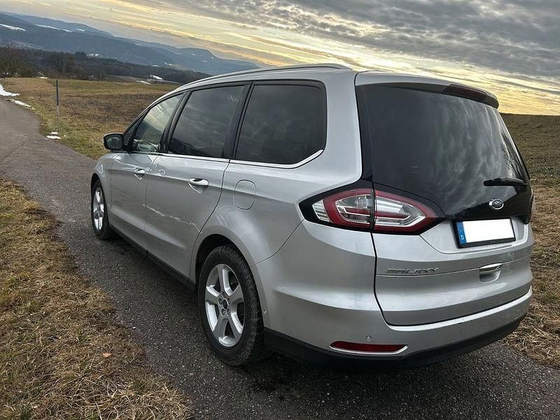 Gebraucht Ford Galaxy Titanium 179 PS (131 kW) 2015 Silber Van / Kleinbus