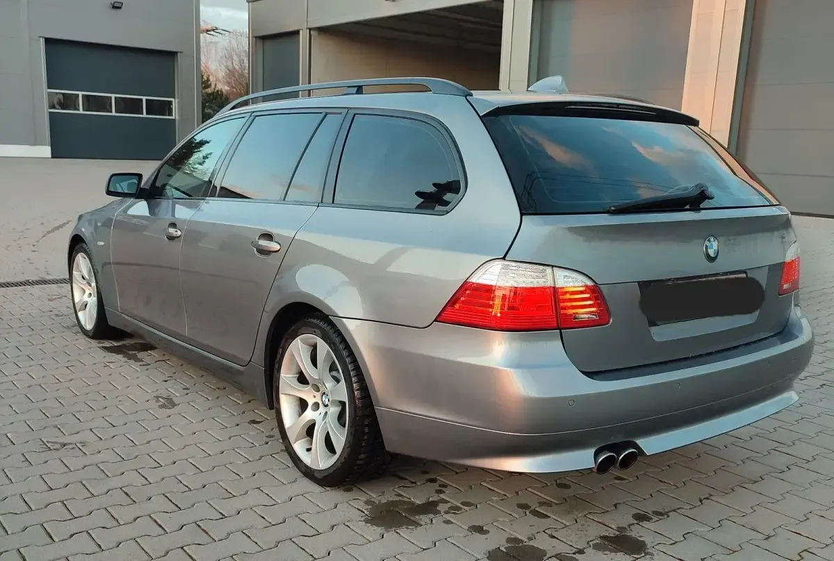 Gebraucht BMW 550 367 PS (269 kW) 2008 Grau Kombi