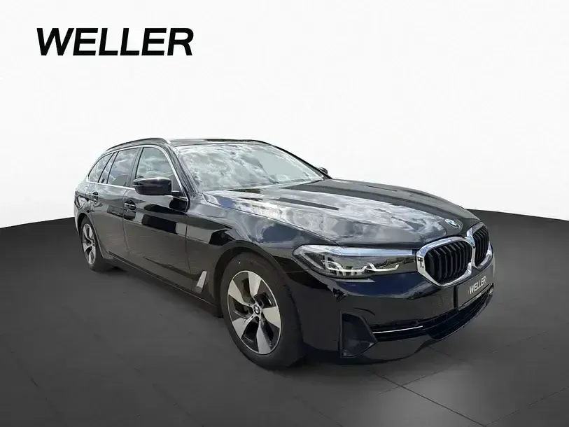 Gebraucht BMW 520 M Sport 184 PS (135 kW) 2021 Bmw 520i touring (schwarz) Kombi