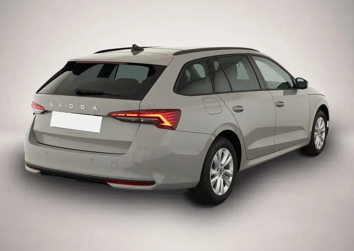 Neu Skoda Octavia Selection 150 PS (110 kW) 2026 Grau Kombi