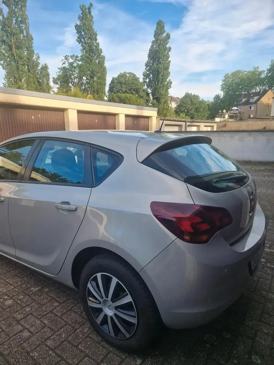 Gebraucht Opel Astra 116 PS (85 kW) 2010 Kleinwagen