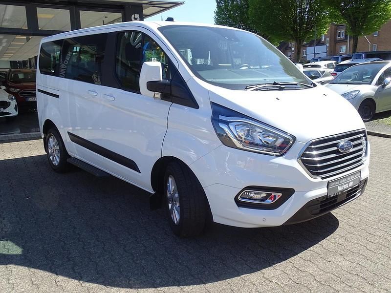 Gebraucht Ford Tourneo Custom Trend 131 PS (96 kW) 2021 Weiß Van