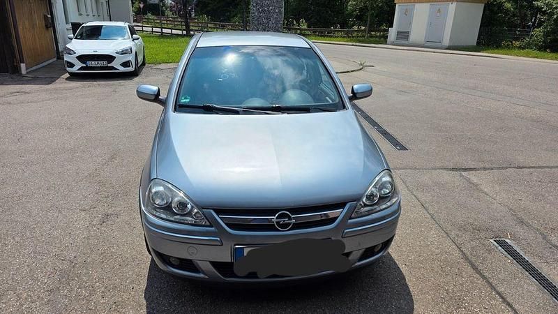Grau Gebraucht 2005 Opel Corsa Limousine | 2.000 € (Fairer Preis) - Bild 1/4