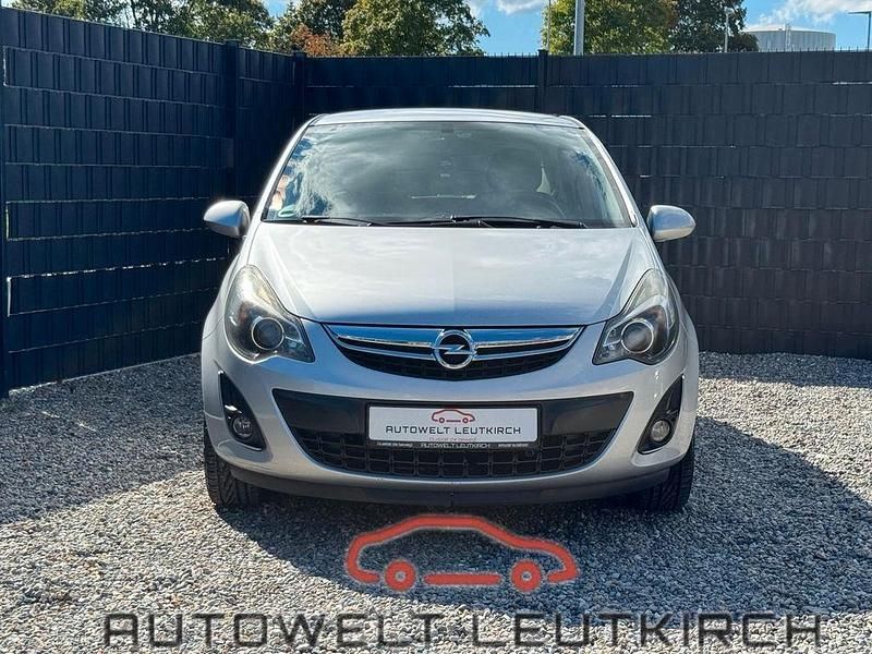 Silber Gebraucht 2011 Opel Corsa Innovation Kleinwagen | 2.980 € (Fairer Preis) - Bild 1/4