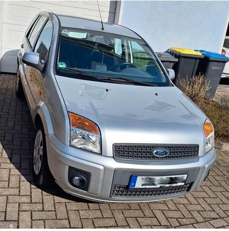 Gebraucht Ford Fusion Style 80 PS (58 kW) 2010 Silber Kleinwagen