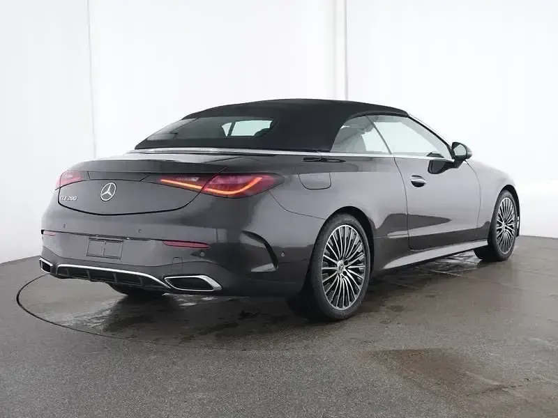 Gebraucht Mercedes CLE200 AMG 421 PS (309 kW) 2025 Andere Cabrio