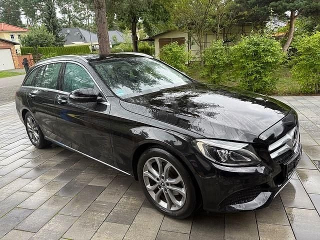 Schwarz Gebraucht 2018 Mercedes C180 Avantgarde Kombi | 16.800 € (Fairer Preis) - Bild 1/4