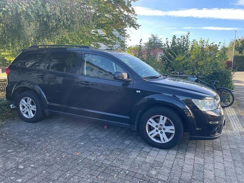 Schwarz Gebraucht 2013 Fiat Freemont SUV | 8.000 € (Fairer Preis) - Bild 1/4