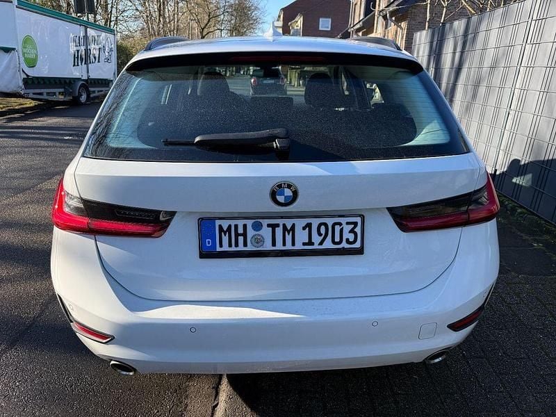 Gebraucht BMW 318 156 PS (114 kW) 2020 Weiß Kombi