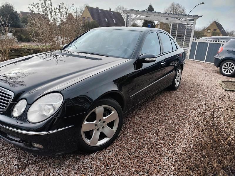 Gebraucht Mercedes E500 306 PS (225 kW) 2003 Andere farben Limousine