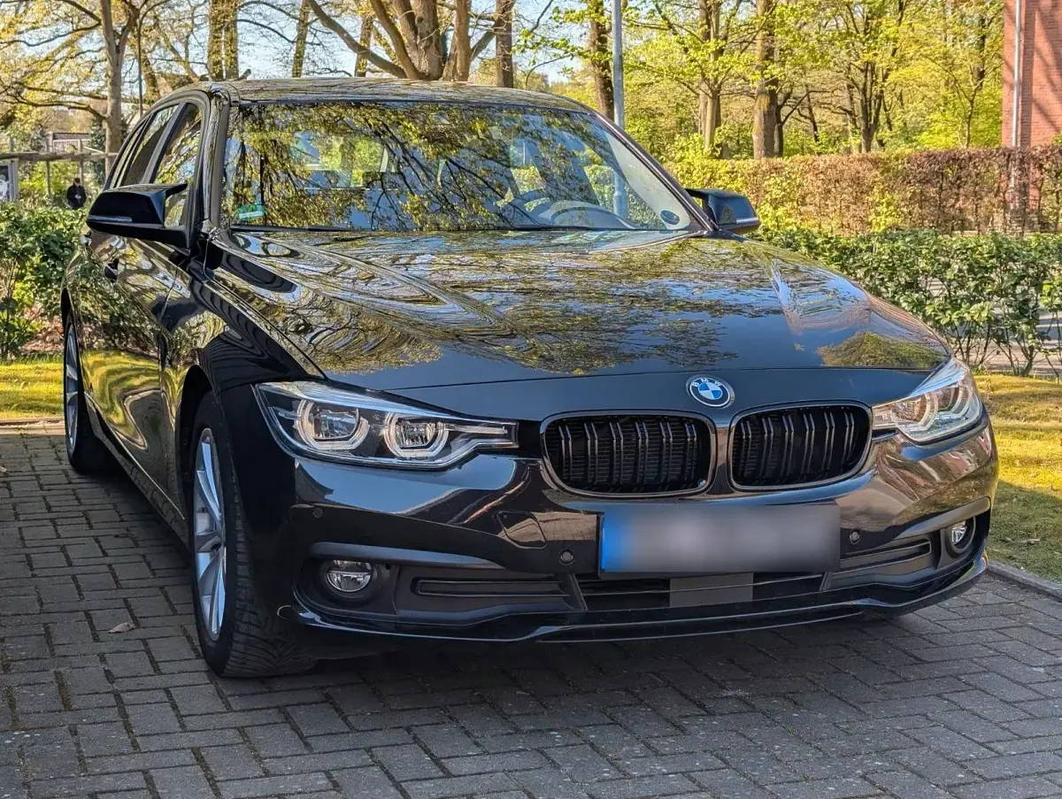 Second-hand BMW 320 Advantage 190 CP (139 kW) 2017 Negru Break